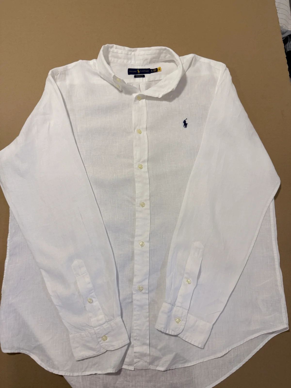 חולצת פשתן שרוול ארוך לבנה · Polo Ralph Lauren